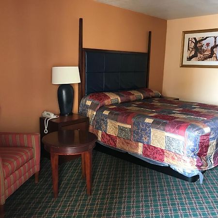 Econo Lodge بيلتون المظهر الخارجي الصورة